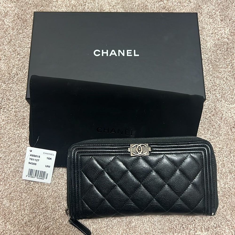Chanel wallet